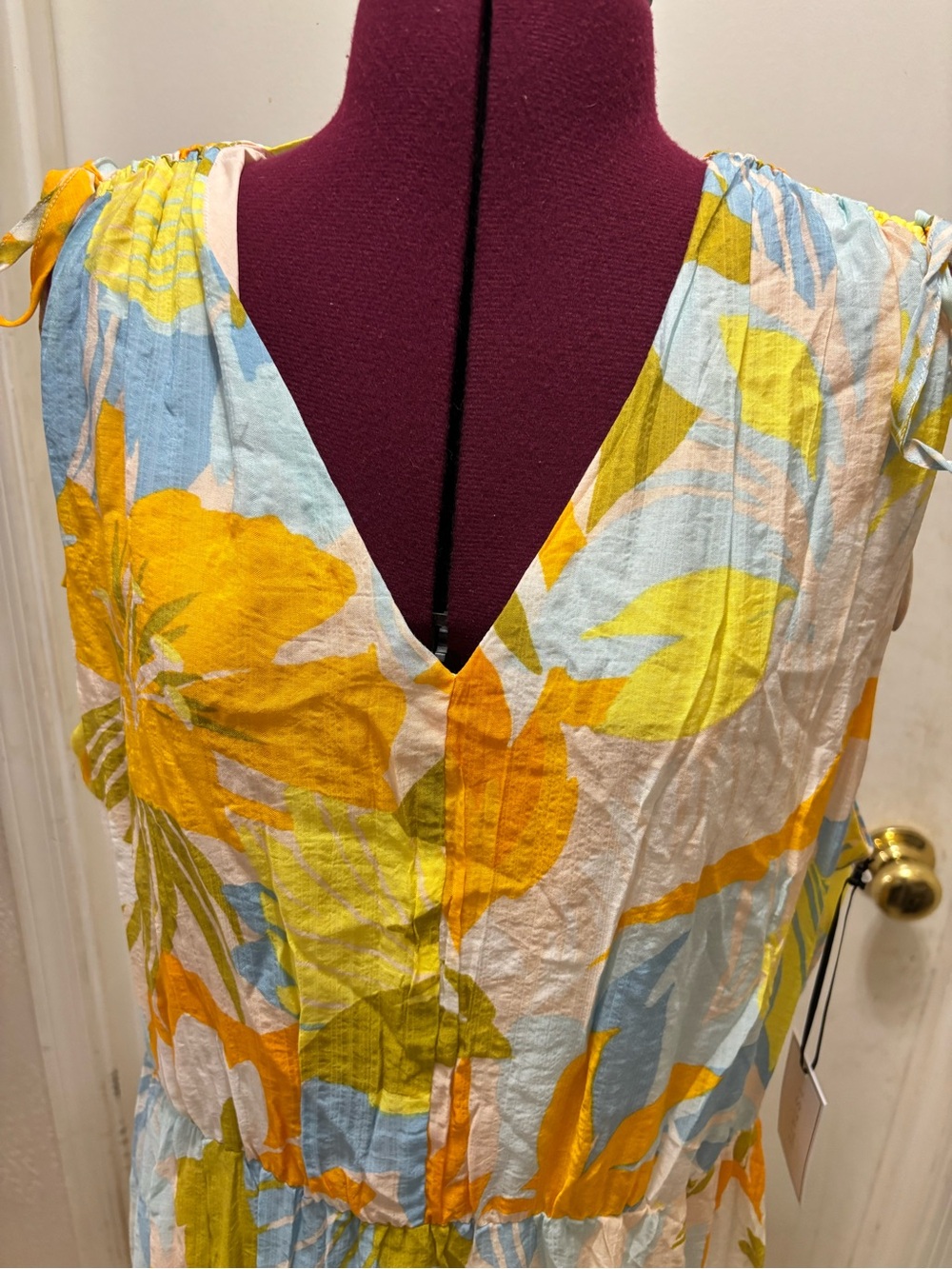 NWT 1State Women’s V-Neck Floral Maxi Dress with tie shoulders, Size XL - Picture 4 of 6